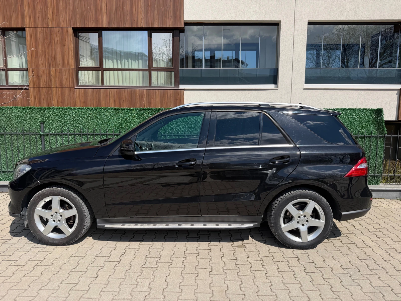 Mercedes-Benz ML 350 4 MATIC / ГОТОВ ЛИЗИНГ, снимка 3 - Автомобили и джипове - 54158027