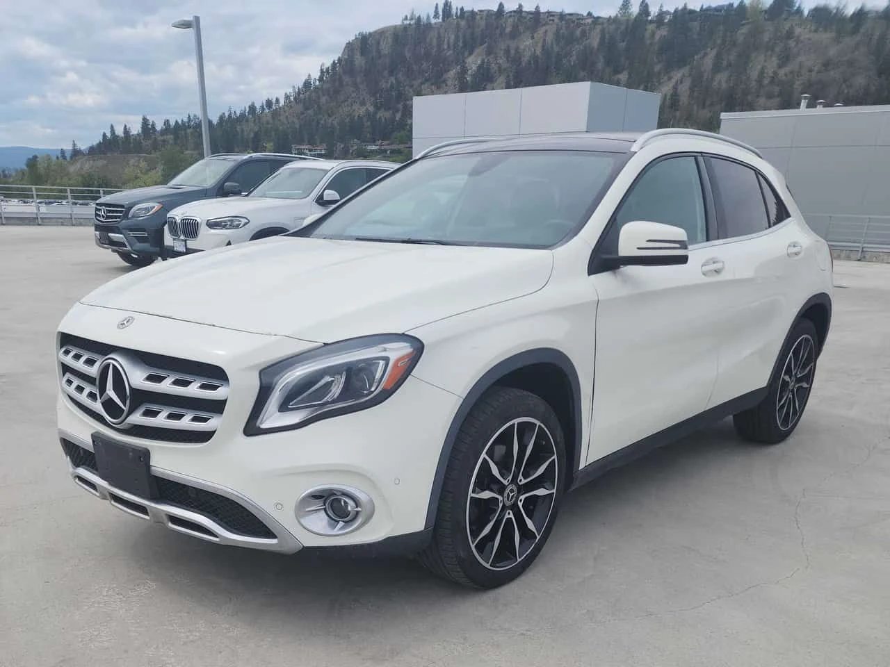 Mercedes-Benz GLA 250 4MATIC/ПРЕДСТАВИТЕЛСТВО НА MERCEDES