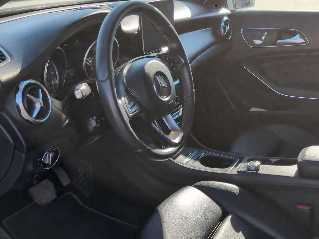 Mercedes-Benz GLA 250 4MATIC/ПРЕДСТАВИТЕЛСТВО НА MERCEDES, снимка 6 - Автомобили и джипове - 54432356