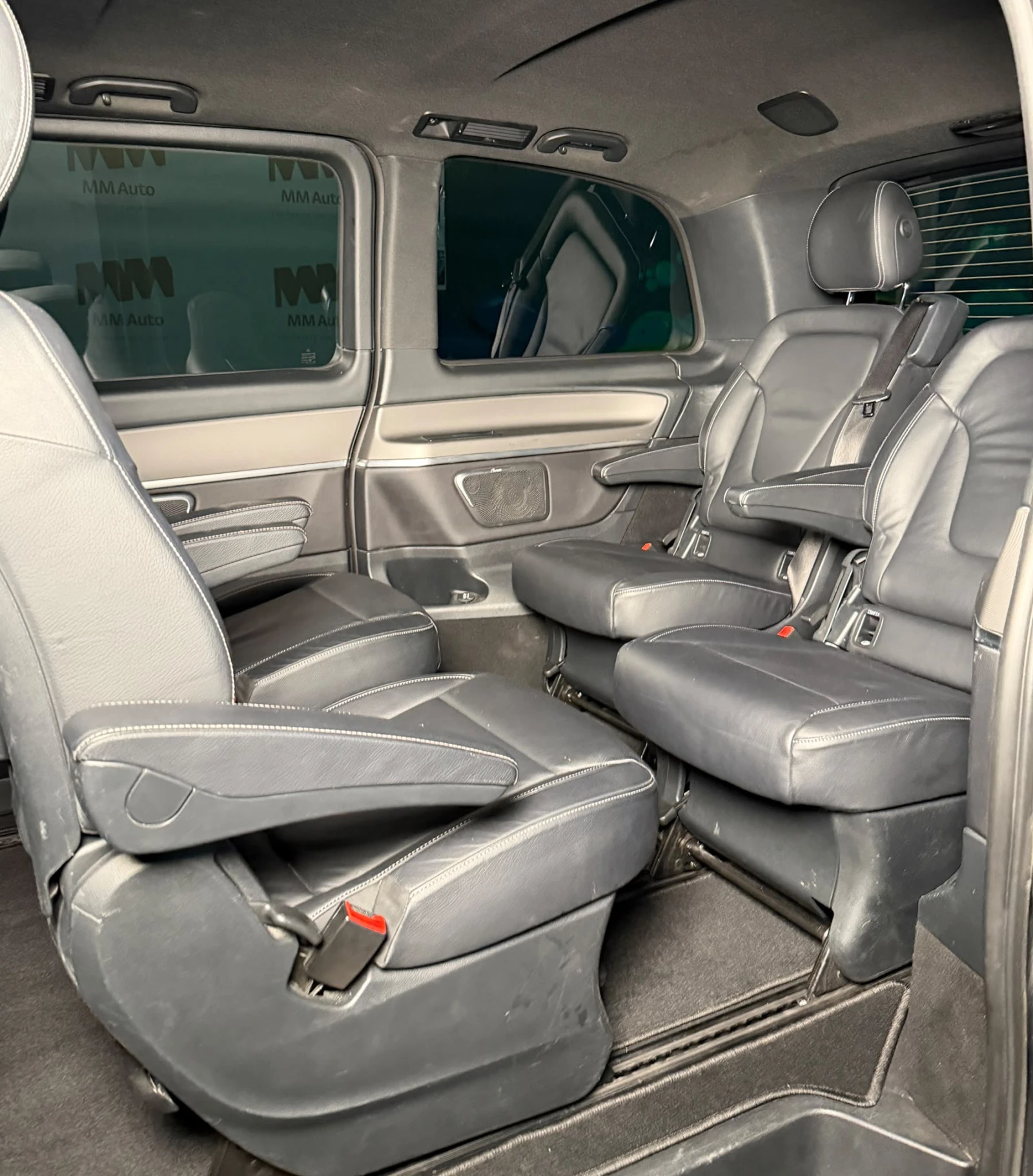 Mercedes-Benz V 250 d* Вентилация* Burmester* 360, снимка 14 - Бусове и автобуси - 56033276