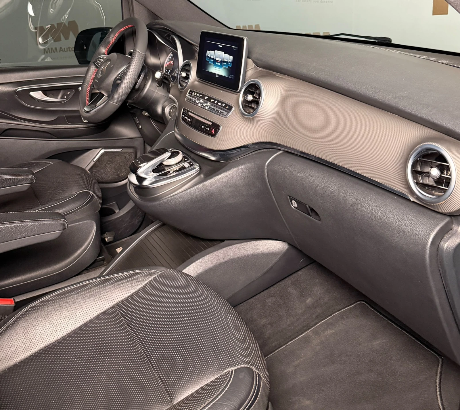 Mercedes-Benz V 250 d* Вентилация* Burmester* 360, снимка 10 - Бусове и автобуси - 56033276