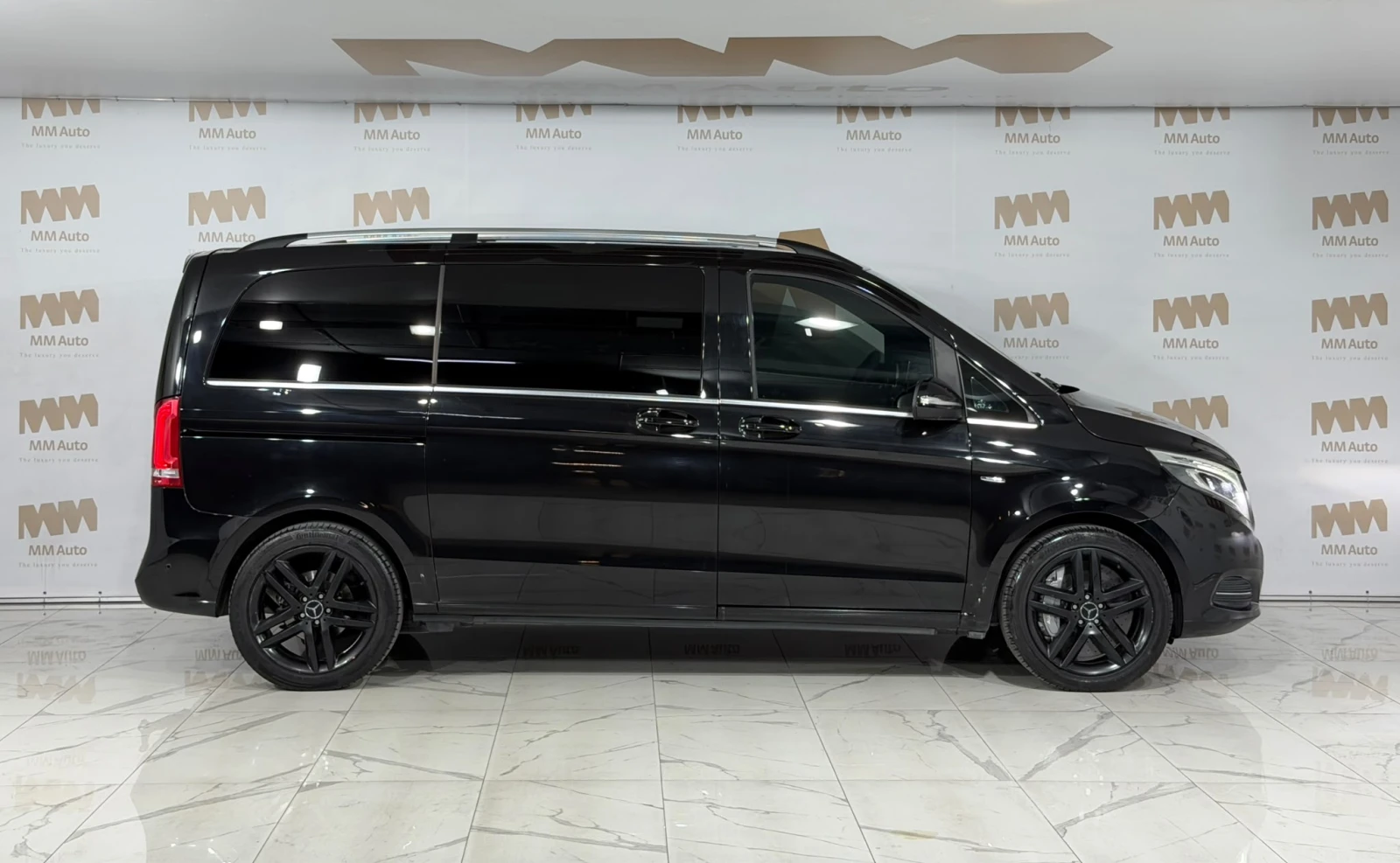Mercedes-Benz V 250 d* Вентилация* Burmester* 360, снимка 3 - Бусове и автобуси - 56033276