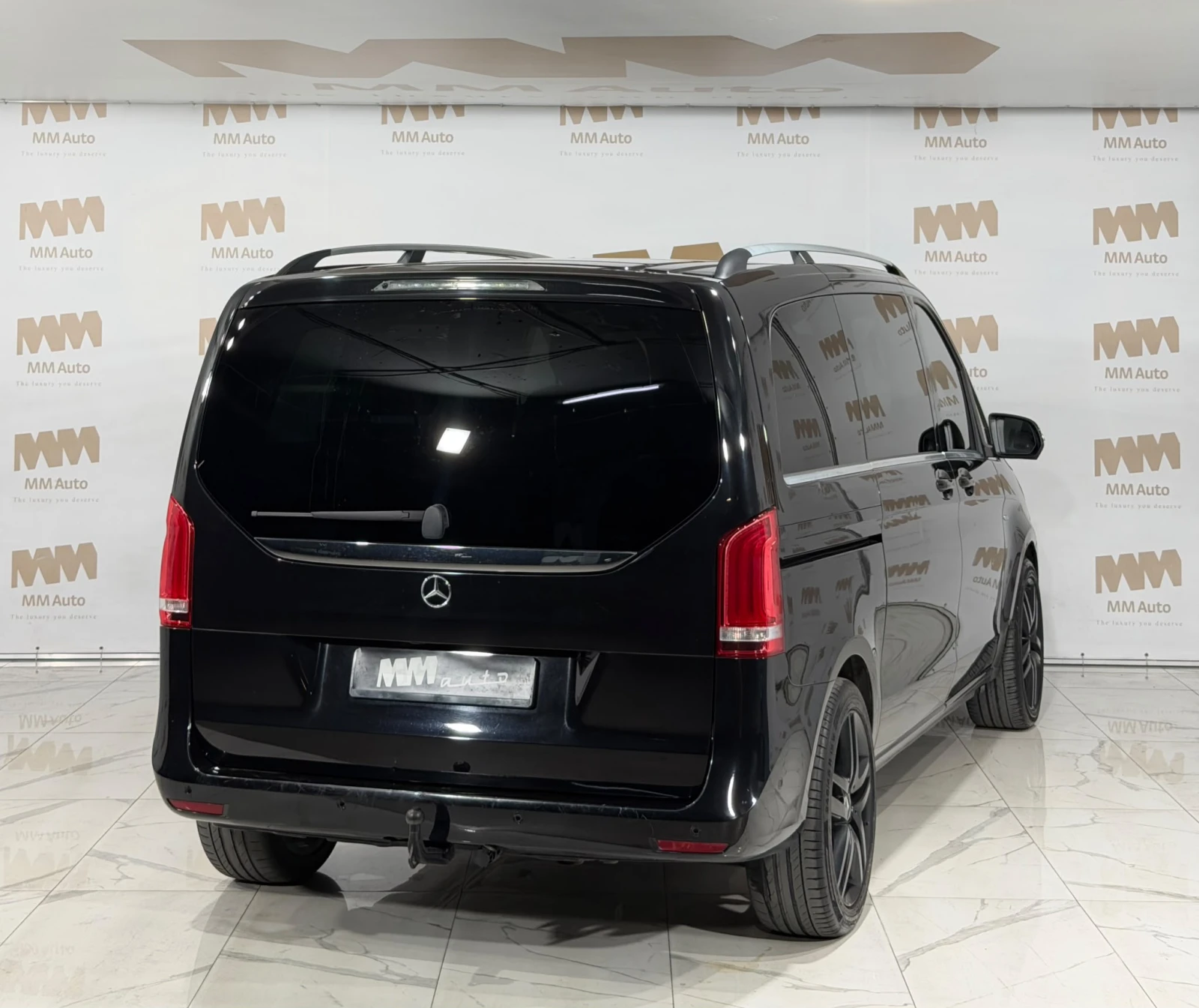Mercedes-Benz V 250 d* Вентилация* Burmester* 360, снимка 2 - Бусове и автобуси - 56033276