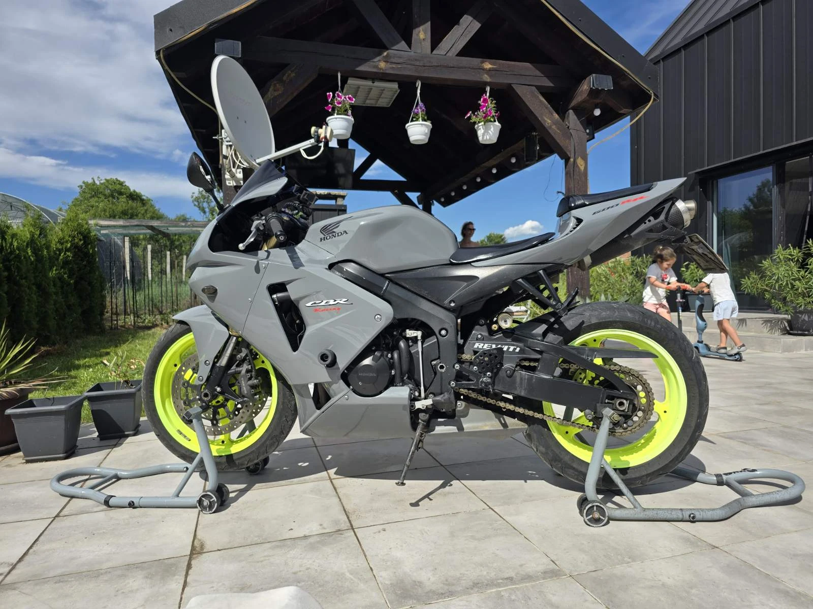 Honda Cbr 600RR Facelift, снимка 2 - Мотоциклети и мототехника - 55279321