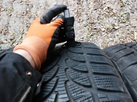 Гуми Зимни 235/60R18, снимка 4