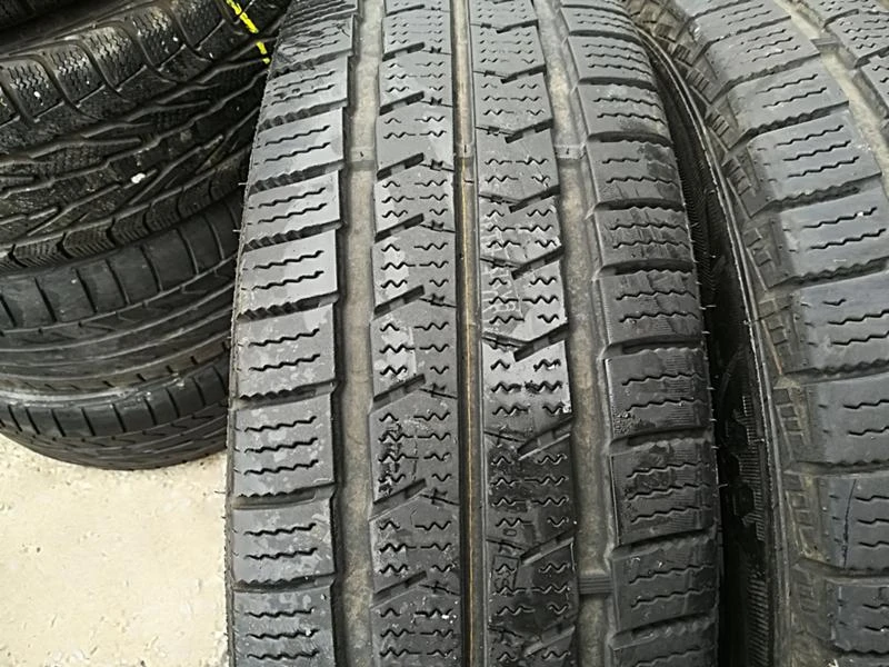 Гуми Зимни 215/75R16, снимка 3 - Гуми и джанти - 23683886