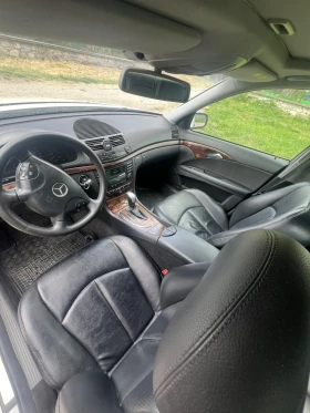 Mercedes-Benz E 220, снимка 8