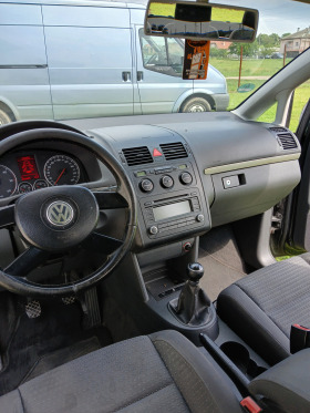 VW Touran, снимка 10 - Автомобили и джипове - 45584006