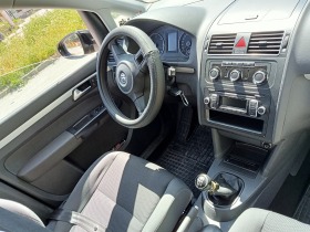 VW Touran, снимка 13 - Автомобили и джипове - 45778352