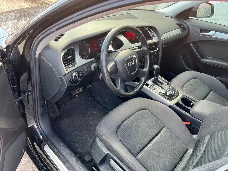 Audi A4 1.8TFSI CDHB Автоматик, снимка 12 - Автомобили и джипове - 47659895