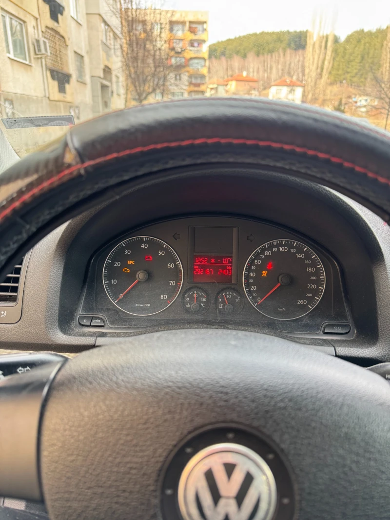 VW Golf 5, снимка 8 - Автомобили и джипове - 49093353