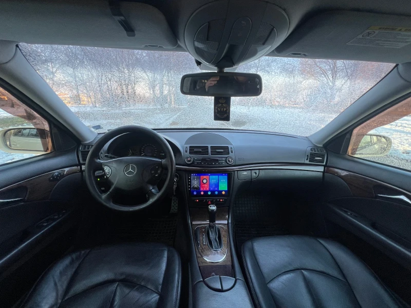 Mercedes-Benz E 200 ГАЗ/НАВИ/АВТОМАТ, снимка 6 - Автомобили и джипове - 49252282