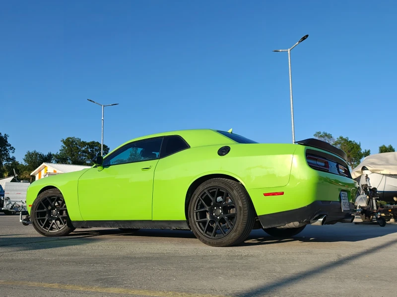 Dodge Challenger, снимка 4 - Автомобили и джипове - 51489259