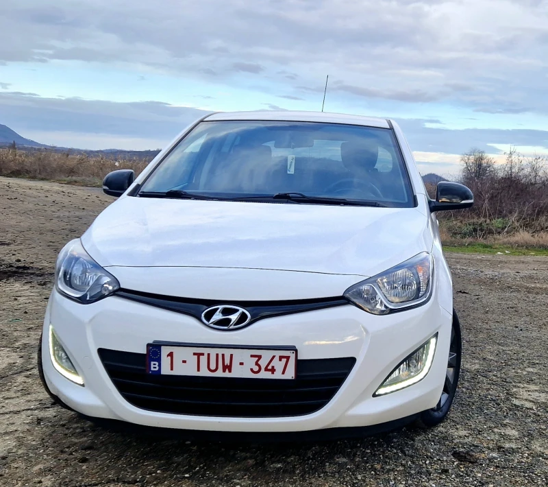 Hyundai I20 1.2 i GO 85kn TOP, снимка 4 - Автомобили и джипове - 53048988