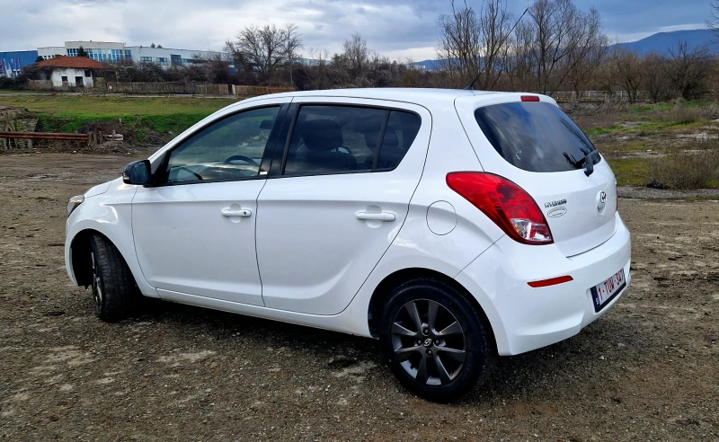 Hyundai I20 1.2 i GO 85kn TOP, снимка 6 - Автомобили и джипове - 53048988