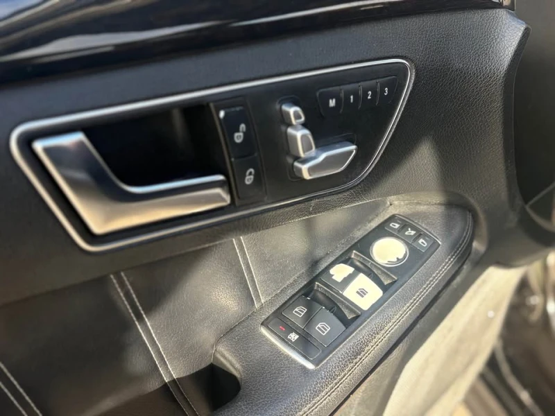 Mercedes-Benz E 400 AMG PACK * DISTRONIC * PANO * CARFAX * АВТОКРЕДИТ , снимка 9 - Автомобили и джипове - 53188325