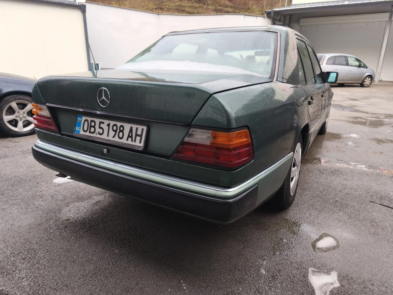 Mercedes-Benz E 230, снимка 4 - Автомобили и джипове - 53289601