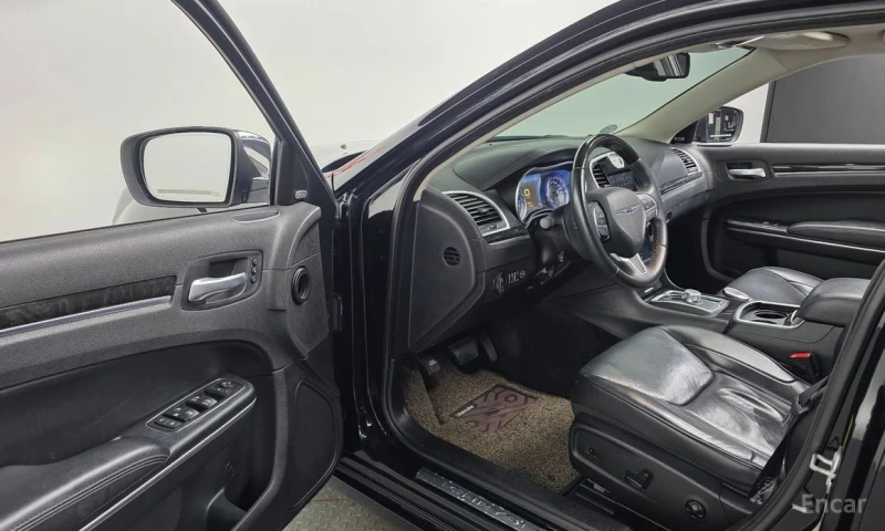 Chrysler 300c, снимка 11 - Автомобили и джипове - 53322680