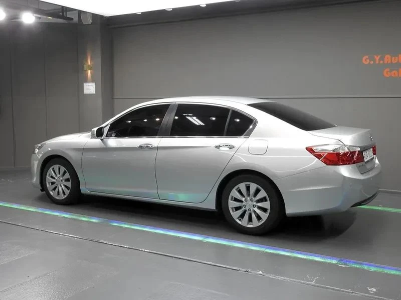 Honda Accord, снимка 4 - Автомобили и джипове - 56706571