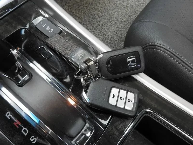 Honda Accord, снимка 16 - Автомобили и джипове - 56706571