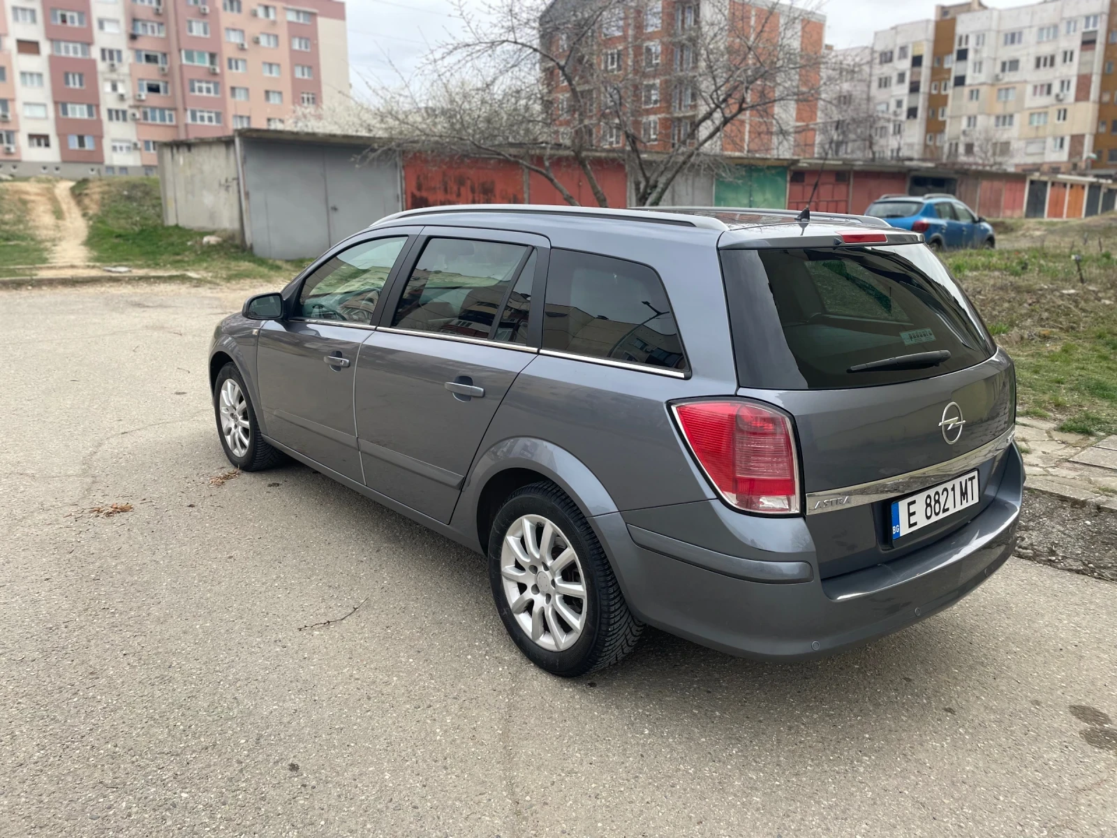 Opel Astra 1, 7 CDTi - изображение 7