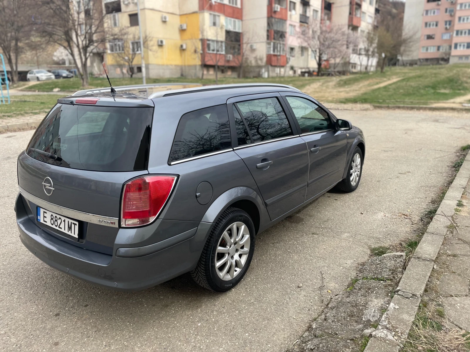 Opel Astra 1, 7 CDTi - изображение 8