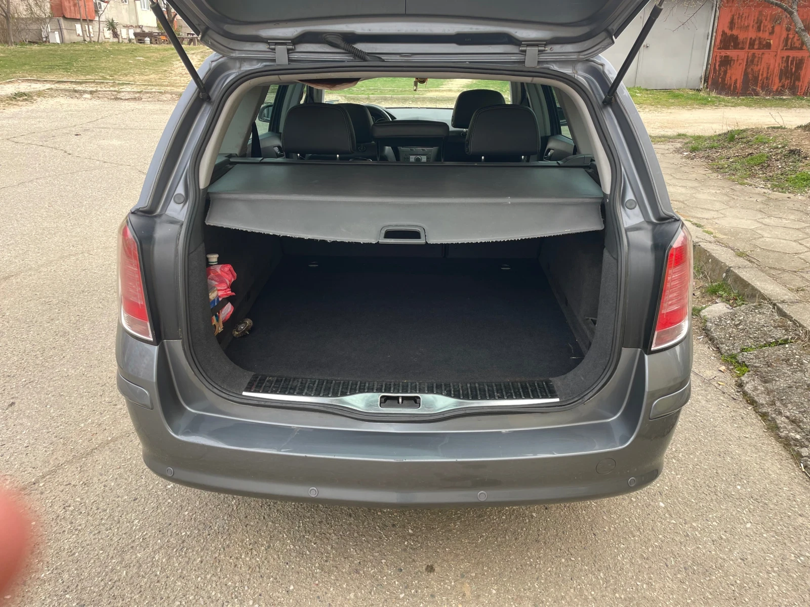 Opel Astra 1, 7 CDTi - изображение 9