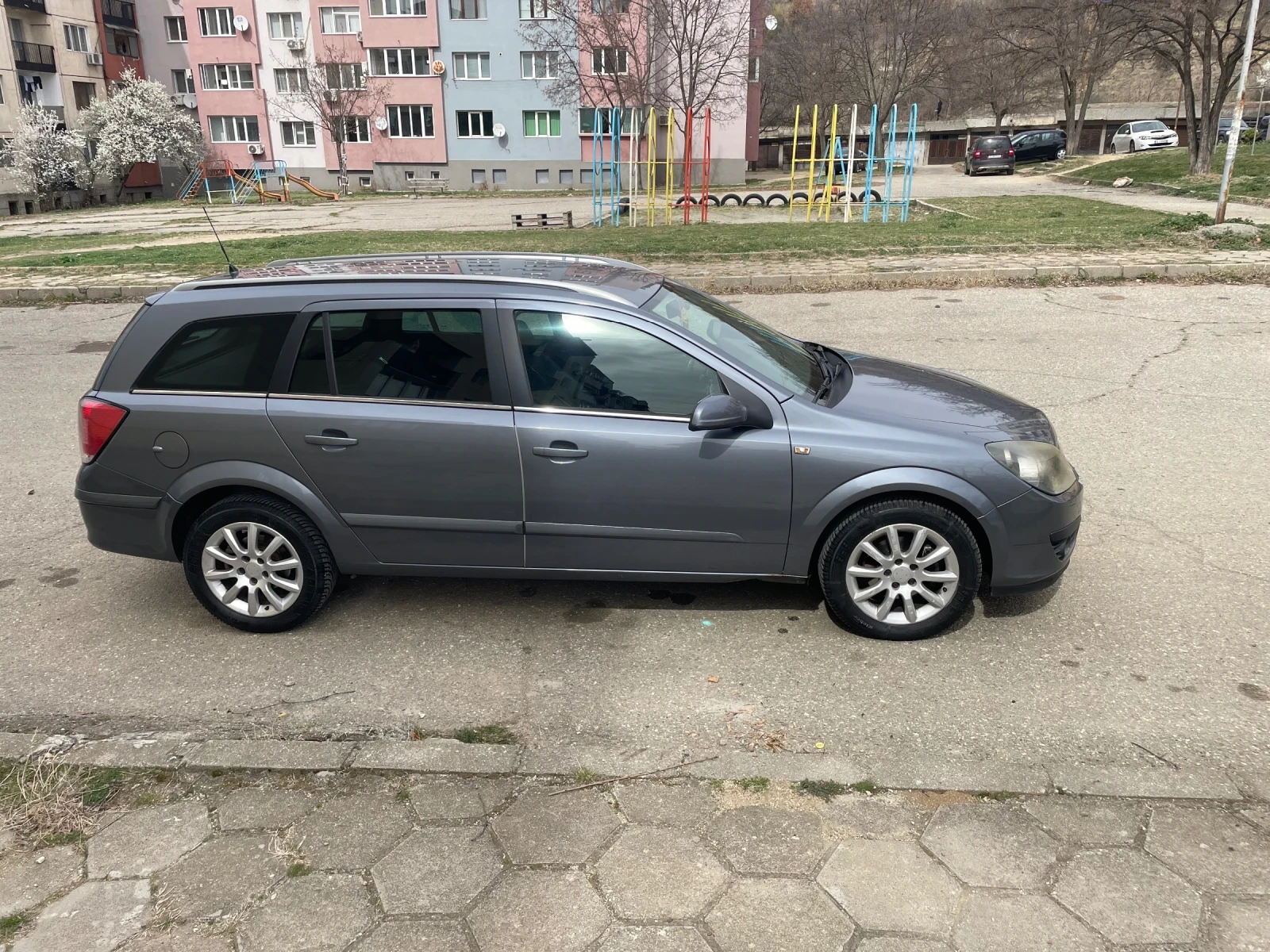 Opel Astra 1, 7 CDTi - изображение 5
