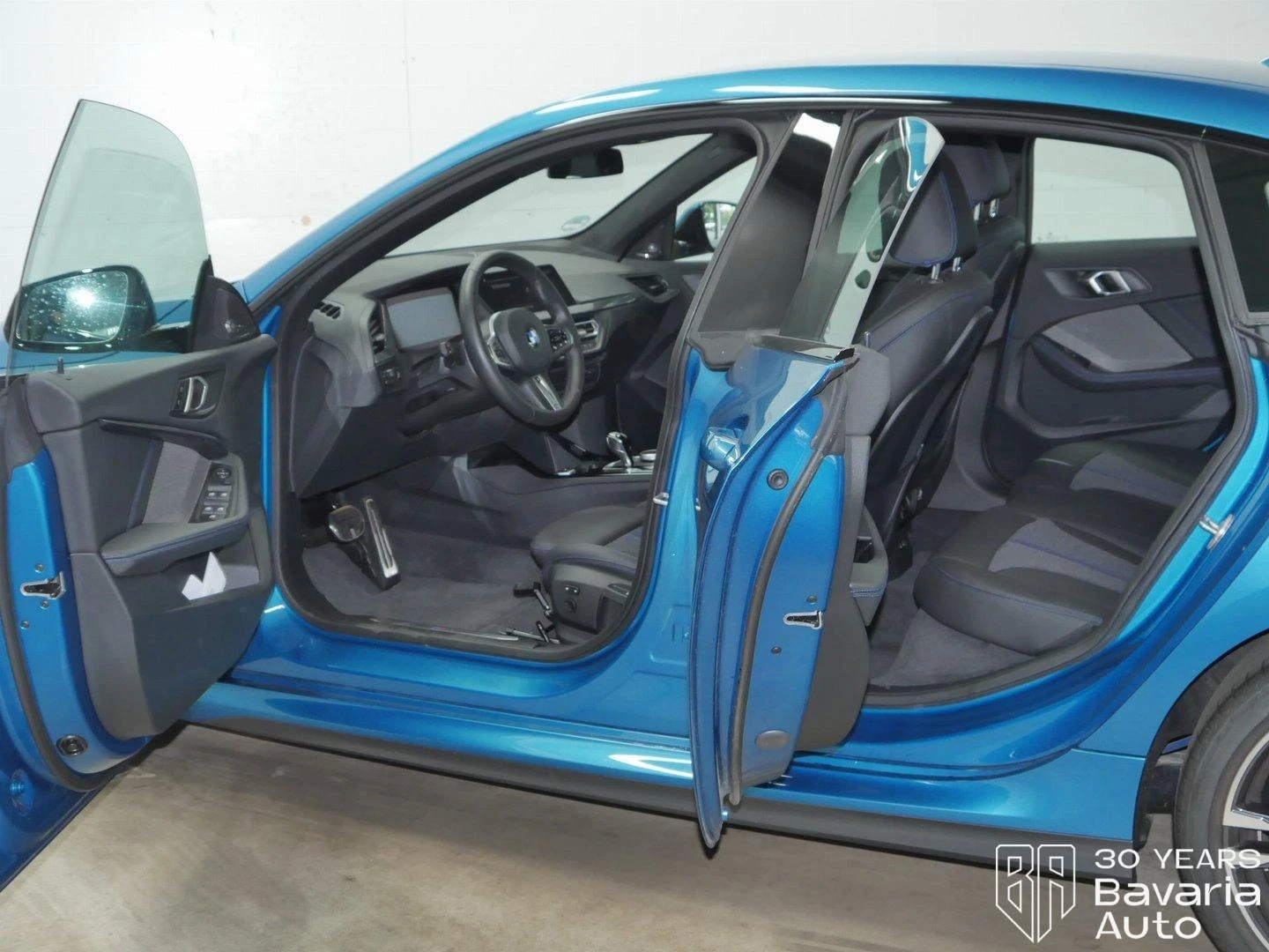 BMW 220 i Gran Coupe Steptronic M Sport Paket - изображение 5