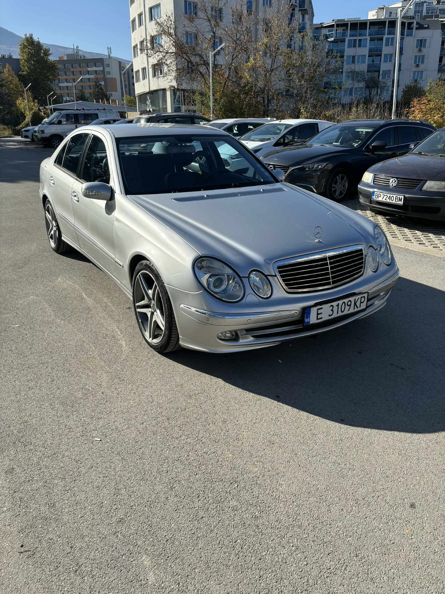 Mercedes-Benz E 320 CDI, снимка 2 - Автомобили и джипове - 53736125