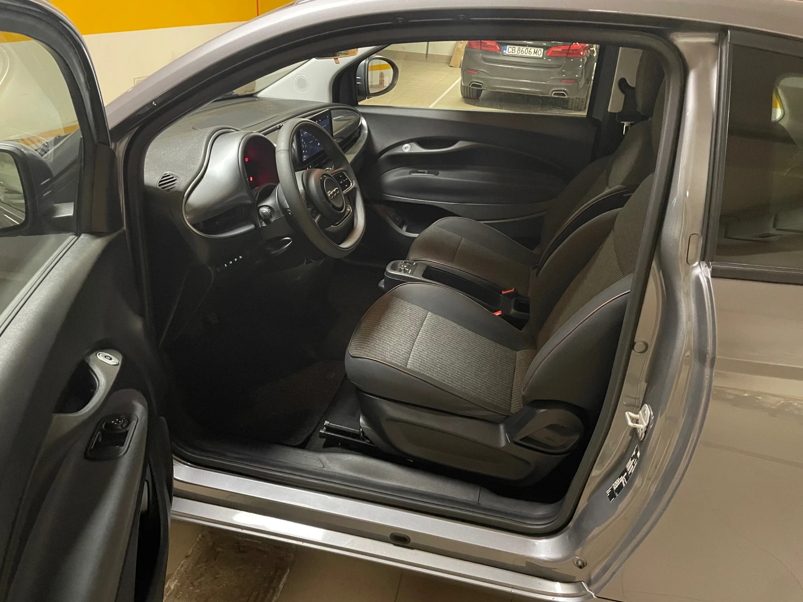 Fiat 500e 42kWh 12000km Navi Lane Assist LONG RANGE , снимка 10 - Автомобили и джипове - 53983967