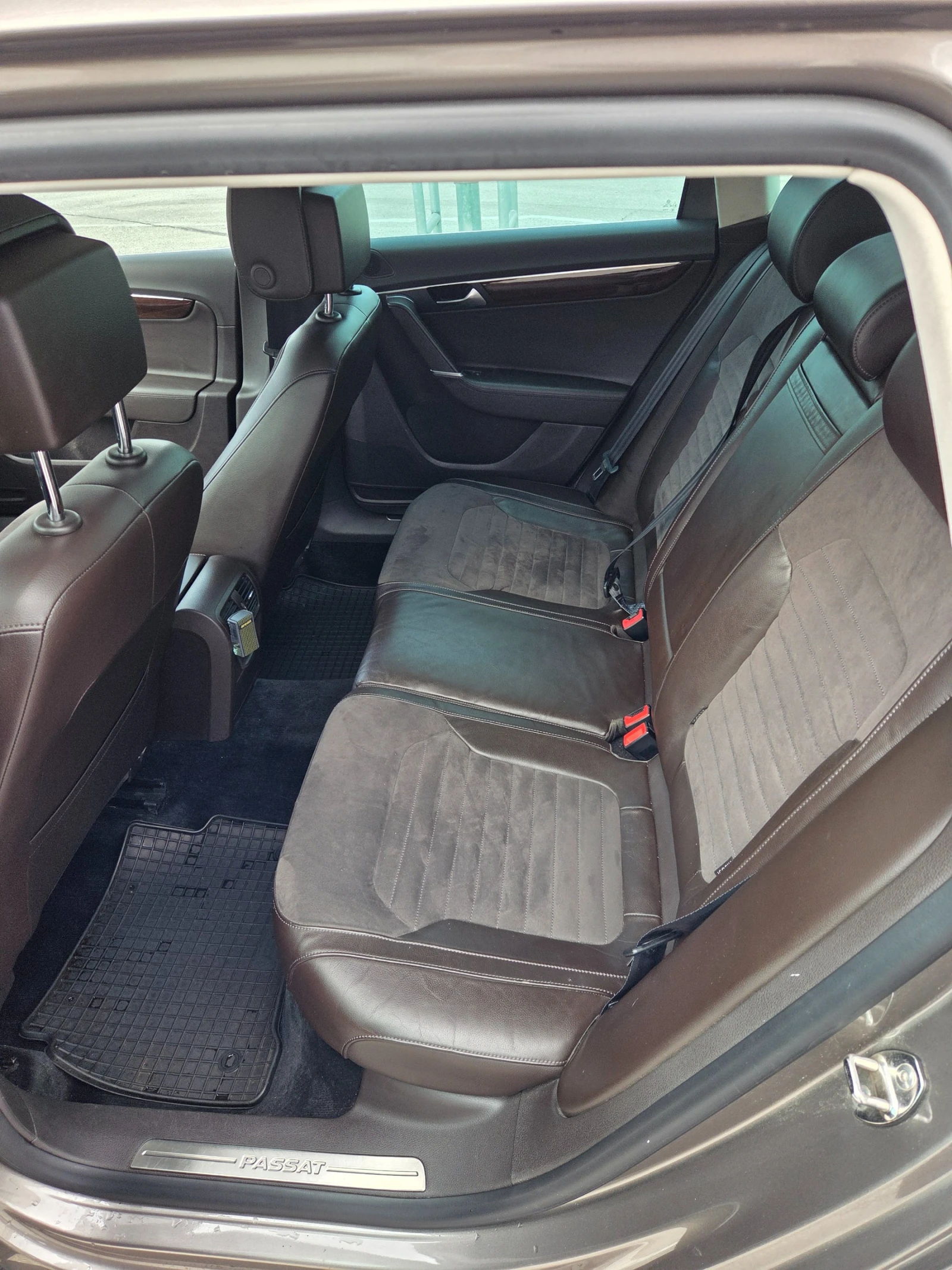 VW Passat B7, снимка 8 - Автомобили и джипове - 54010732