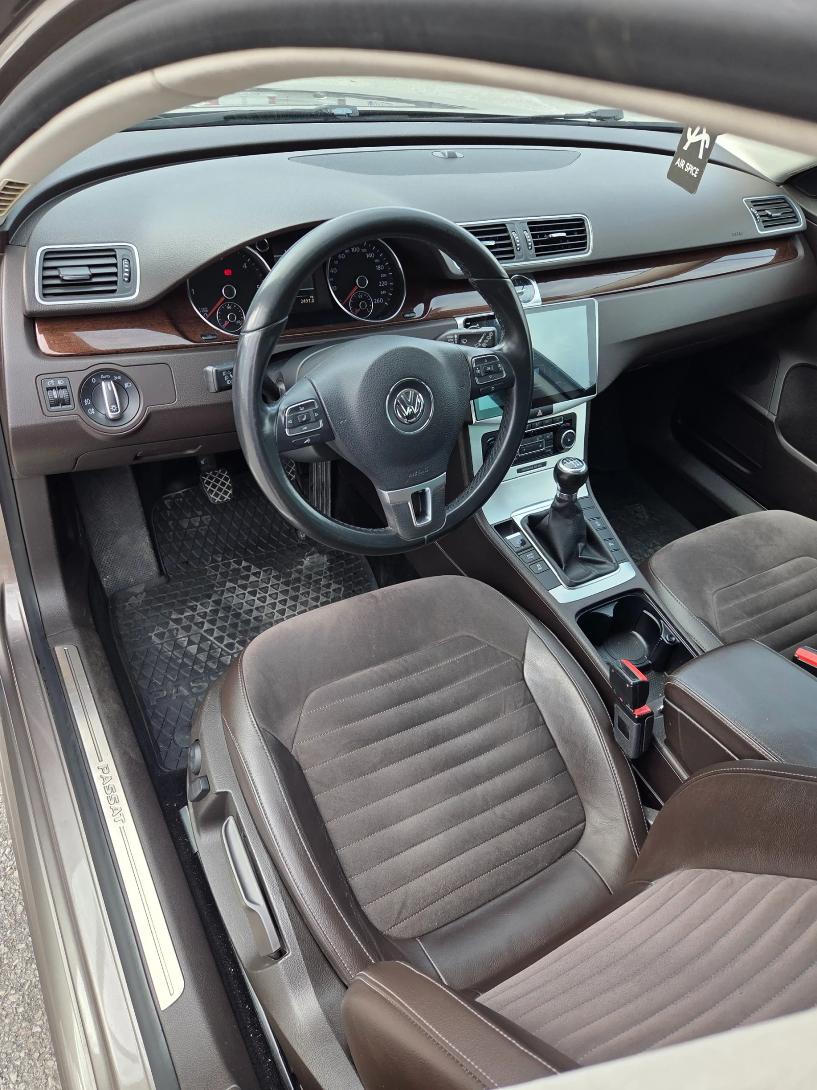 VW Passat B7, снимка 7 - Автомобили и джипове - 54010732