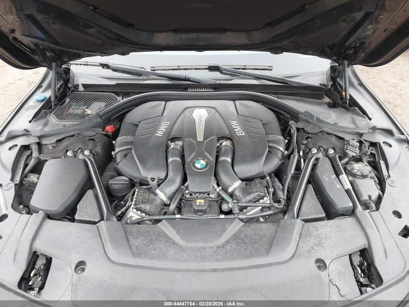 BMW 750 xDrive, снимка 10 - Автомобили и джипове - 54302626