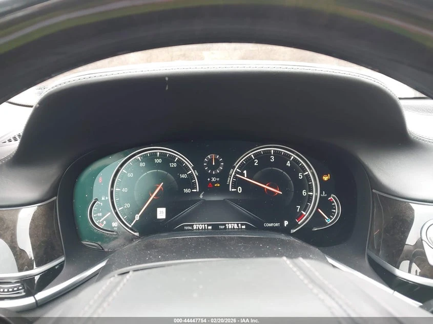 BMW 750 xDrive, снимка 7 - Автомобили и джипове - 54302626