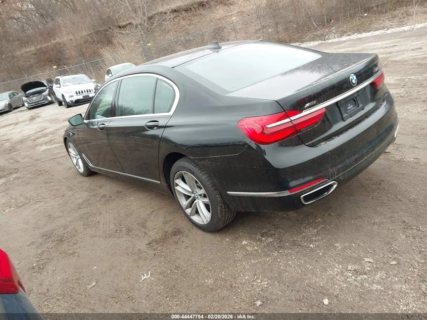 BMW 750 xDrive, снимка 3 - Автомобили и джипове - 54302626