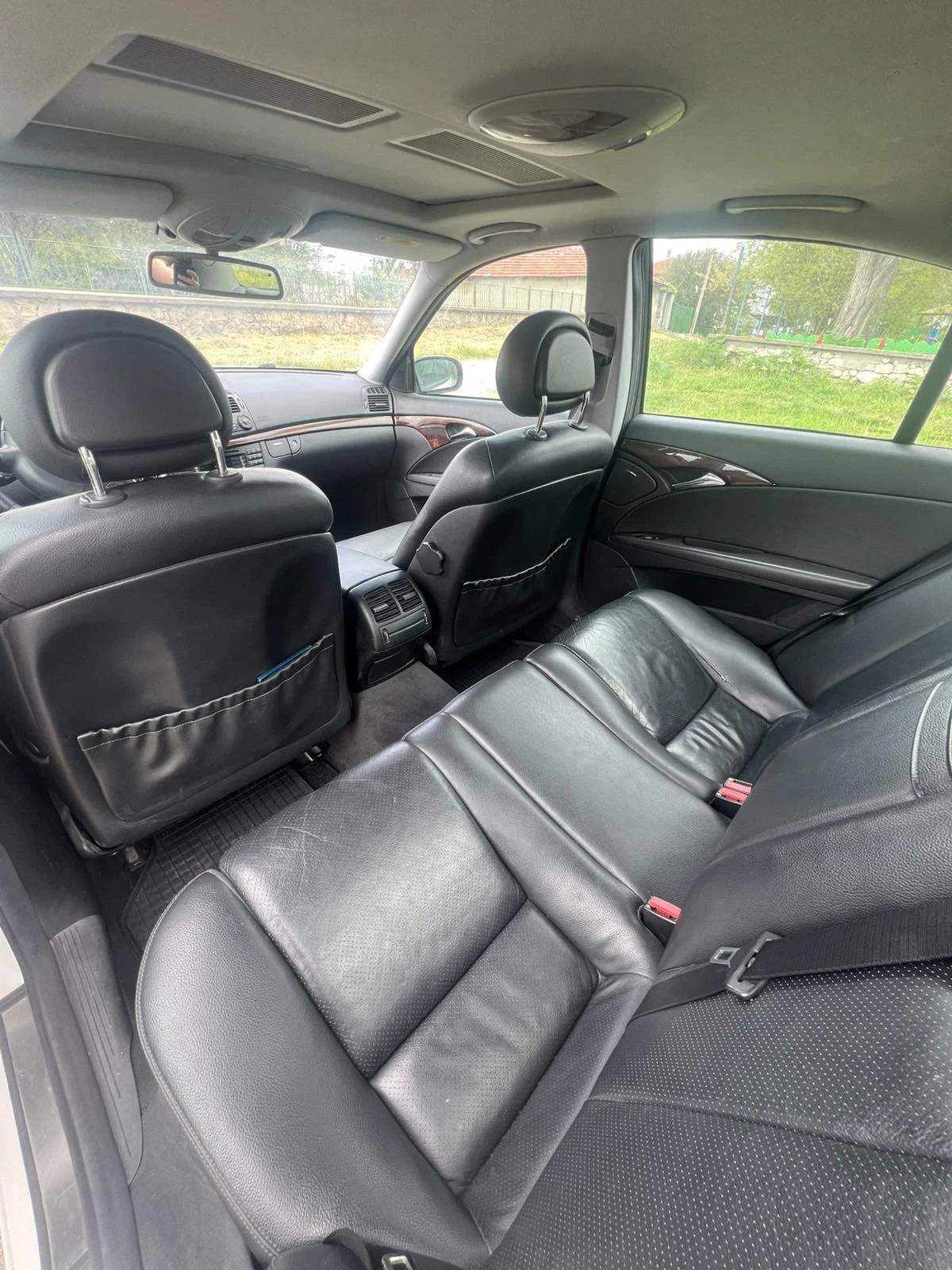 Mercedes-Benz E 220, снимка 6 - Автомобили и джипове - 54580861