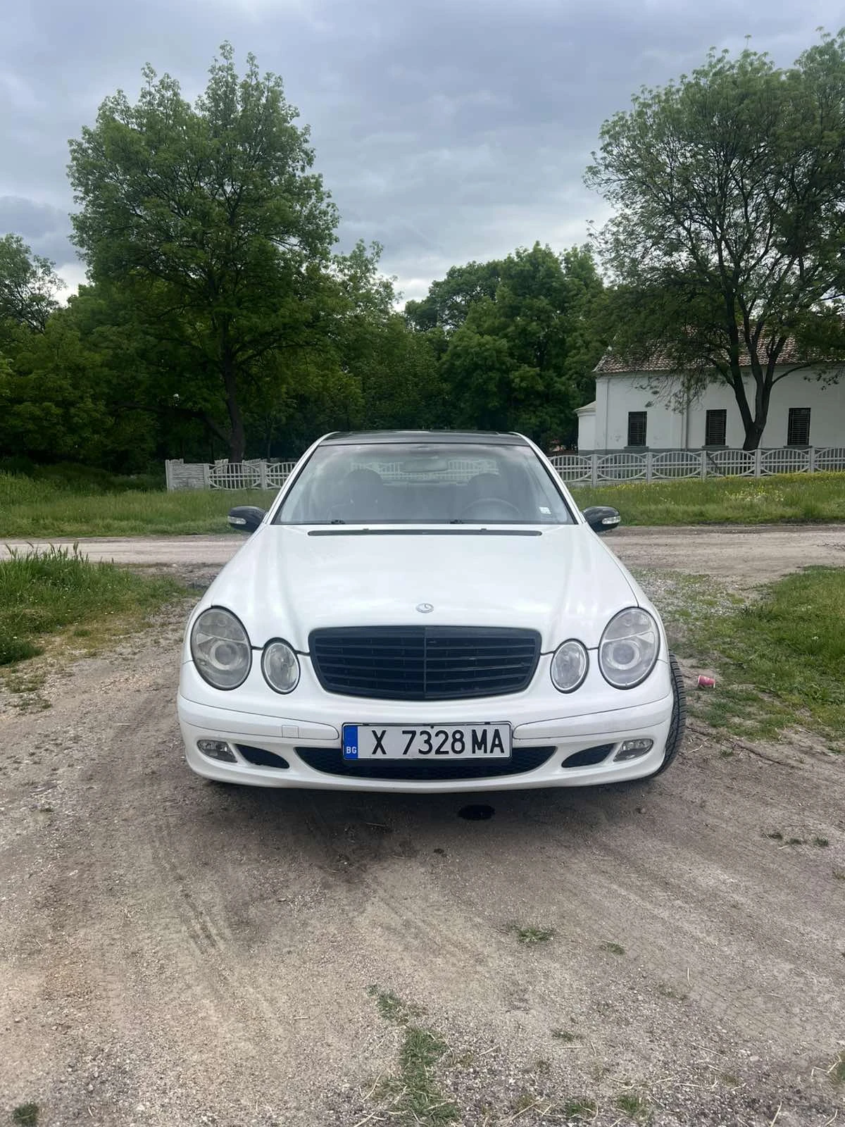 Mercedes-Benz E 220, снимка 10 - Автомобили и джипове - 54580861