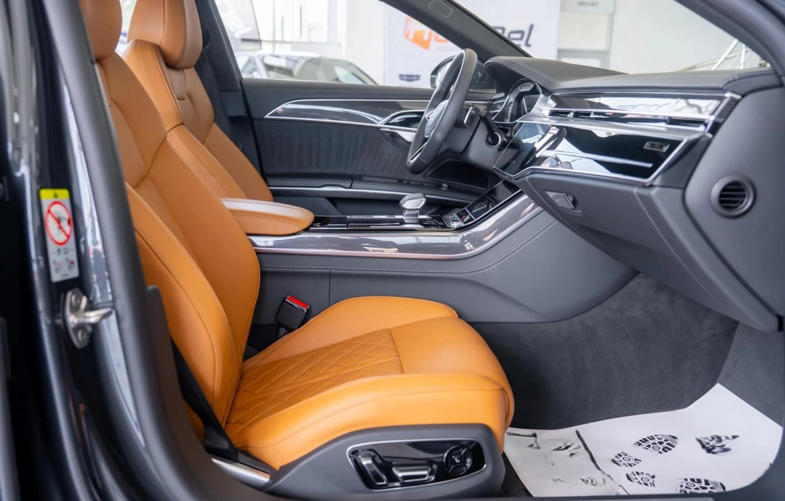 Audi A8 60TFSIе Long Quattro S-Line Plug-In - 2л. на 100км, снимка 7 - Автомобили и джипове - 55403016