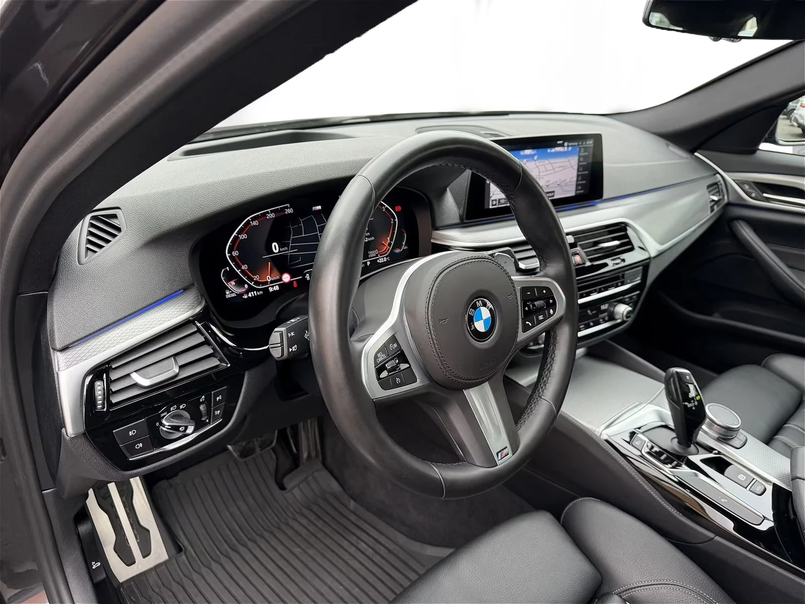 BMW 540 xDRIVE/320HP/M SPORT/CAM/HUD/MEMO/743z, снимка 11 - Автомобили и джипове - 55656533