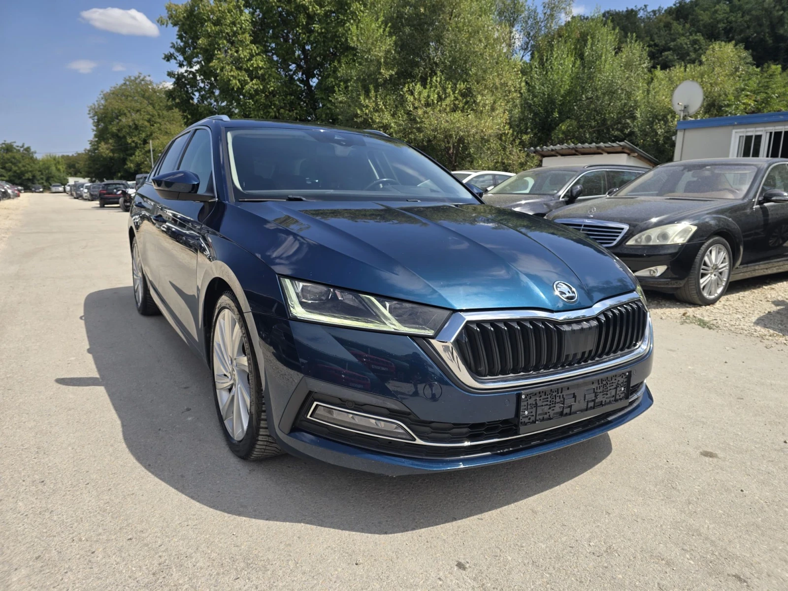 Skoda Octavia 2.0TDI 150к.с Exclusive Head-Up , снимка 2 - Автомобили и джипове - 55665193