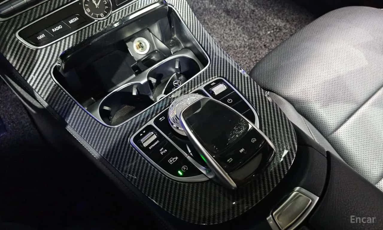 Mercedes-Benz E 300 * AMG Line * ДИСТРОНИК * ОБДУХВАНЕ * BUMRESTER, снимка 16 - Автомобили и джипове - 55703324
