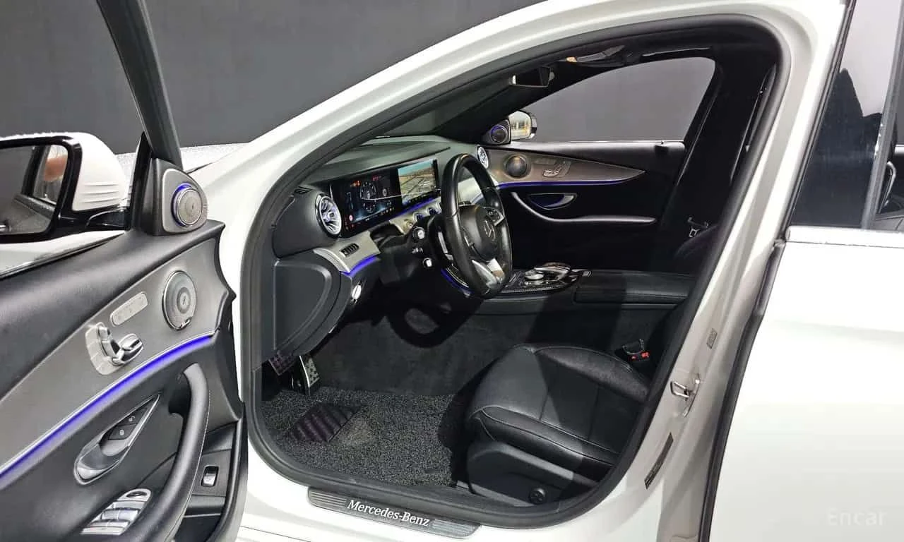 Mercedes-Benz E 300 * AMG Line * ДИСТРОНИК * ОБДУХВАНЕ * BUMRESTER, снимка 10 - Автомобили и джипове - 55703324
