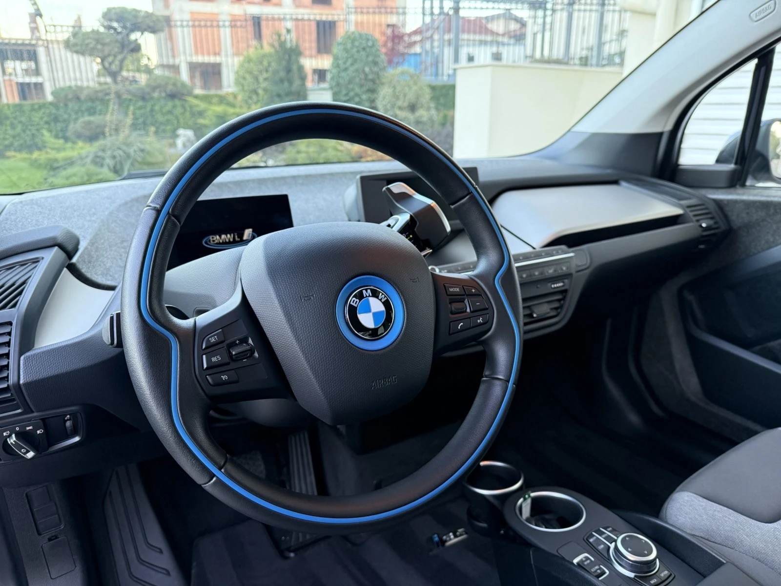 BMW i3 S LED PANO, снимка 16 - Автомобили и джипове - 55899433