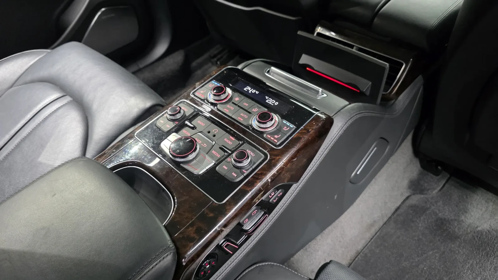 Audi A8 LWB FIRST CLASS TV * КРАЙНА ЦЕНА* QUATTRO, снимка 9 - Автомобили и джипове - 56145160