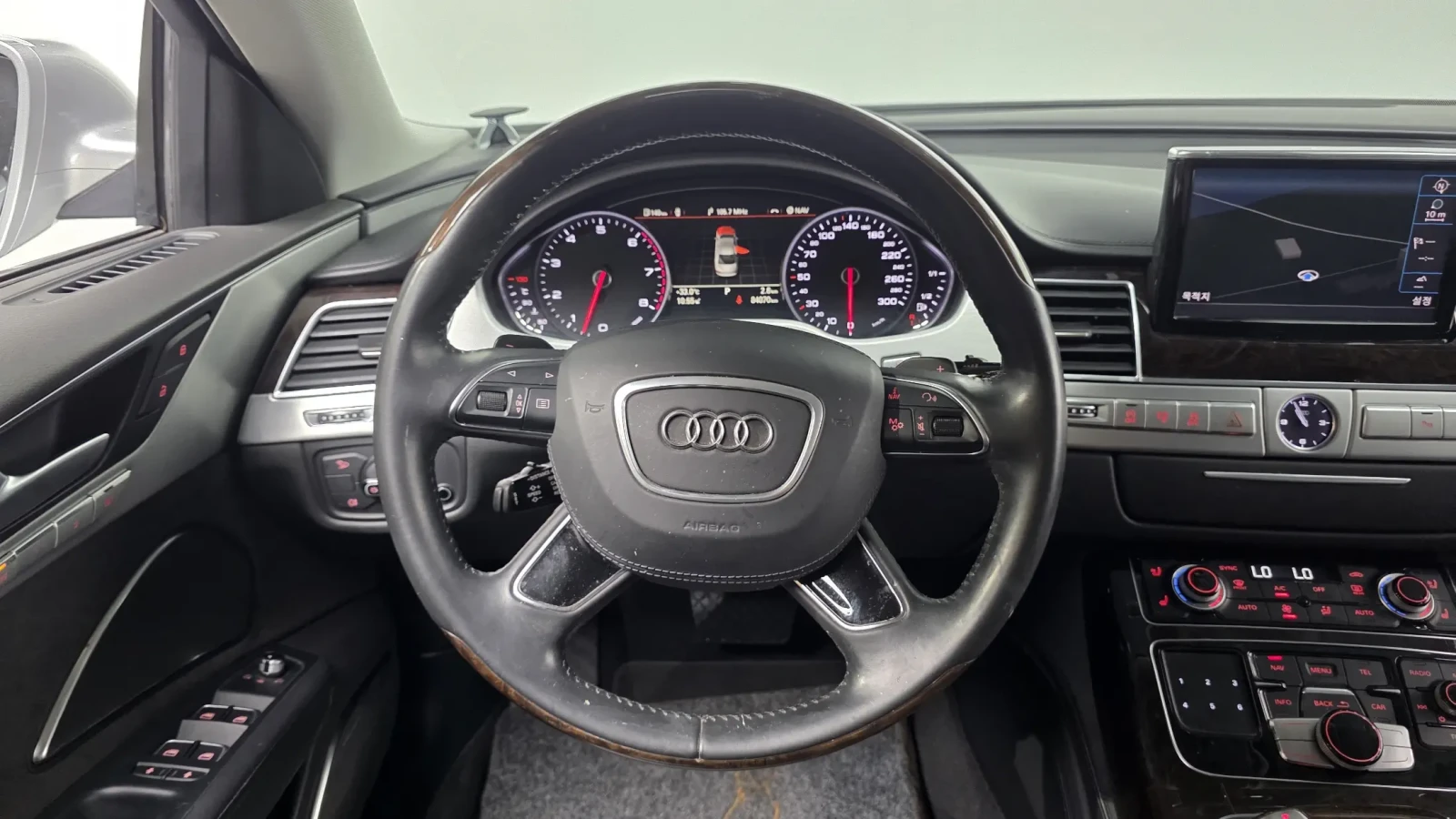 Audi A8 LWB FIRST CLASS TV * КРАЙНА ЦЕНА* QUATTRO, снимка 11 - Автомобили и джипове - 56145160