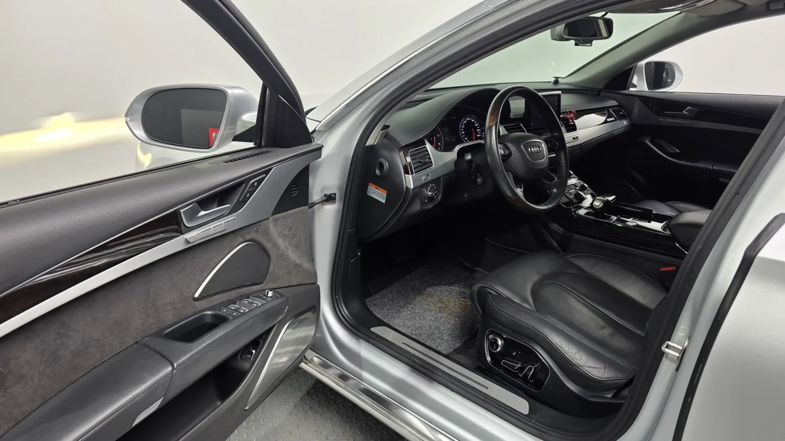 Audi A8 LWB FIRST CLASS TV * КРАЙНА ЦЕНА* QUATTRO, снимка 6 - Автомобили и джипове - 56145160