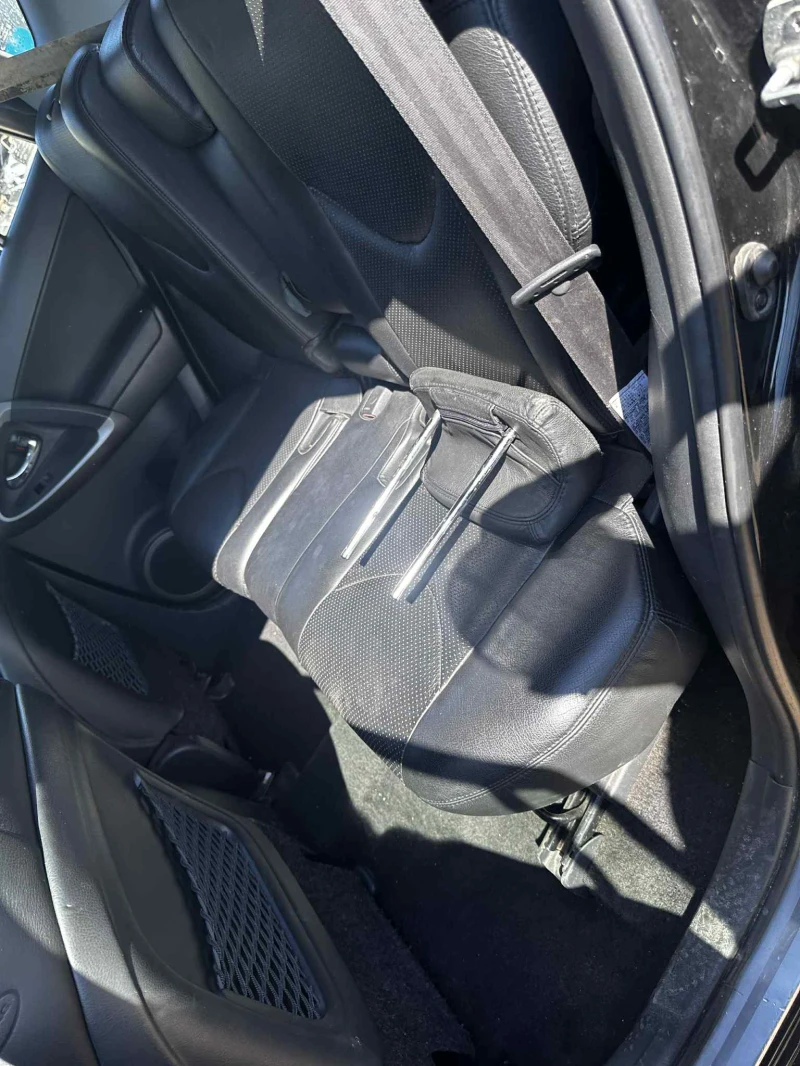 Toyota Rav4 2.2 D-4d 136к.с Кожен Салон НА ЧАСТИ, снимка 10 - Автомобили и джипове - 52557385