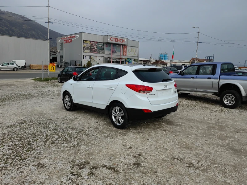 Hyundai IX35 2.0/136к.с/Кожа-Панорама, снимка 5 - Автомобили и джипове - 49471619