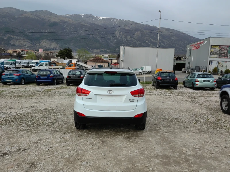 Hyundai IX35 2.0/136к.с/Кожа-Панорама, снимка 4 - Автомобили и джипове - 49471619